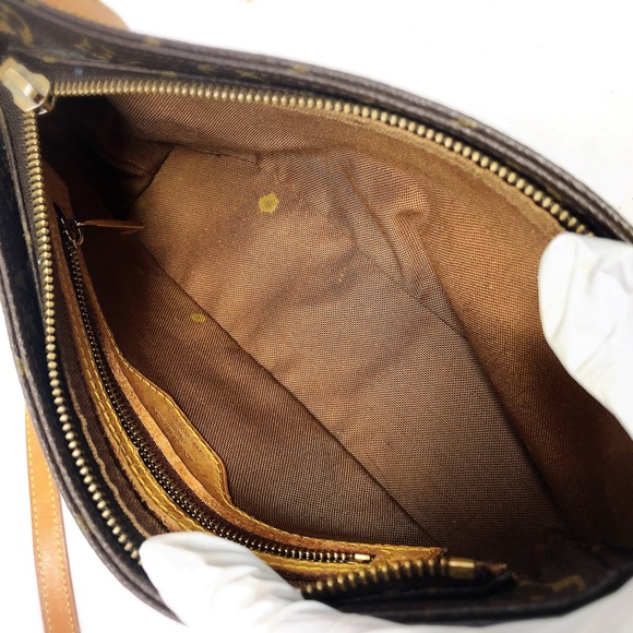 Sold*Louis Vuitton Trotteur Monogram Crossbody - Picture 7 of 8